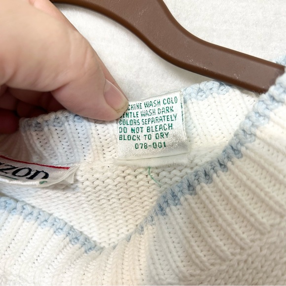 Izod White Crew Neck Sweater with Lacy Pattern - Picture 4 of 6